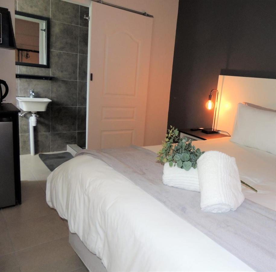 The Lantern Guesthouse Bloemfontein Kültér fotó